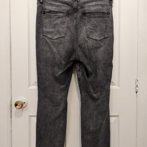Good American Good Legs Stovepipe Jeans (18) - Picture 6 of 9